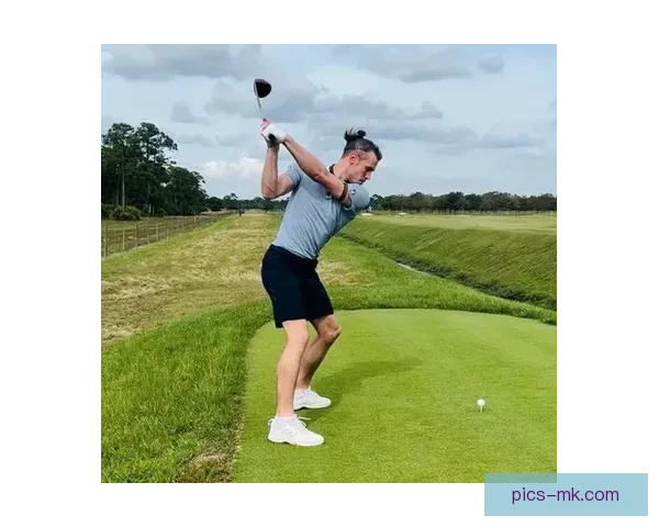 贝尔皇马后期沉迷高尔夫引发球迷和媒体广泛争议